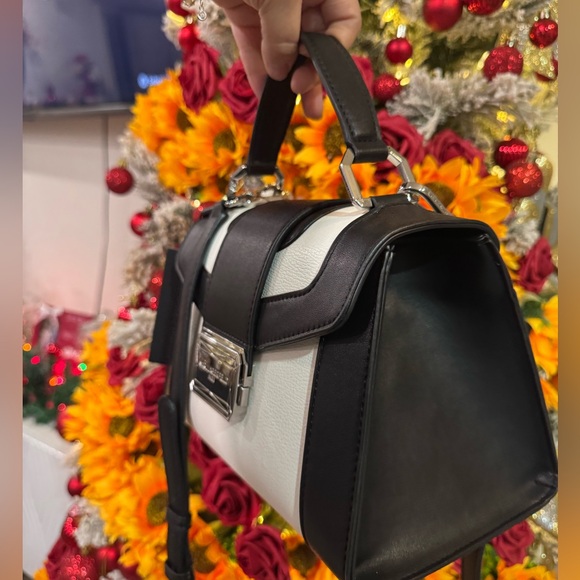 SALE🤍KARL LAGERFELD Paris linette leather satchel 🍒 - Picture 14 of 14